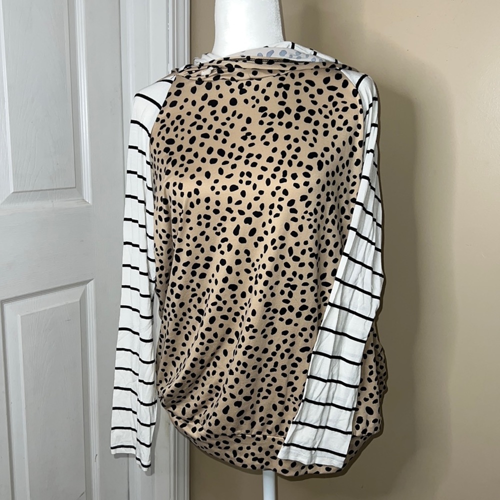 Fun hooded top